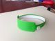 Étiquette jetable adaptée aux besoins du client de Smart de bracelet de PVC de Rfid de bracelet de fréquence ultra-haute Rfid